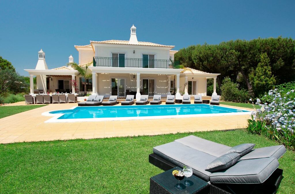 Luxury ensuite bedrooms algarve villa with private pool