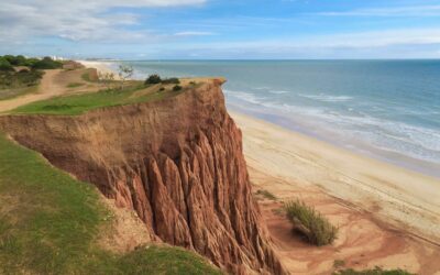 Les meilleures plages d&rsquo;Albufeira : criques secrètes en Algarve